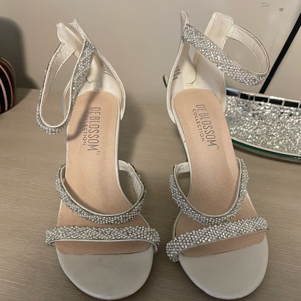 Formal shoes